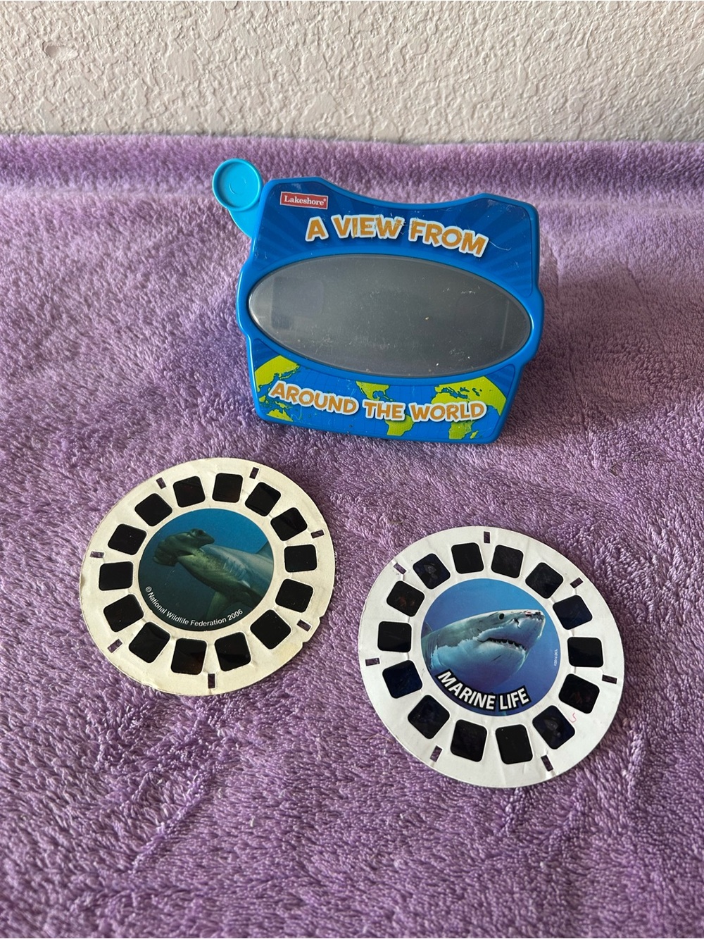 Science Viewer Lakeshore View Master Equivalent Blue & 2 Shark 3D Slides discs